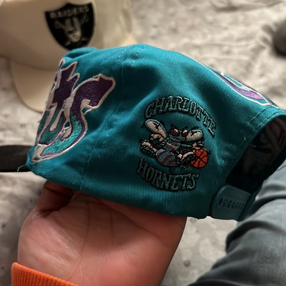 vintage graffiti hornets - Picture 5 of 13